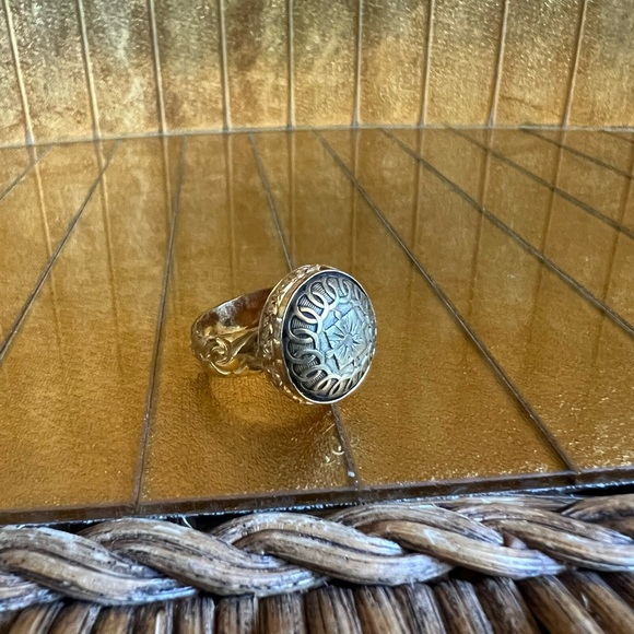 Vtg Italian antique women’s button ring signet ring Venice, Italy - Picture 5 of 15